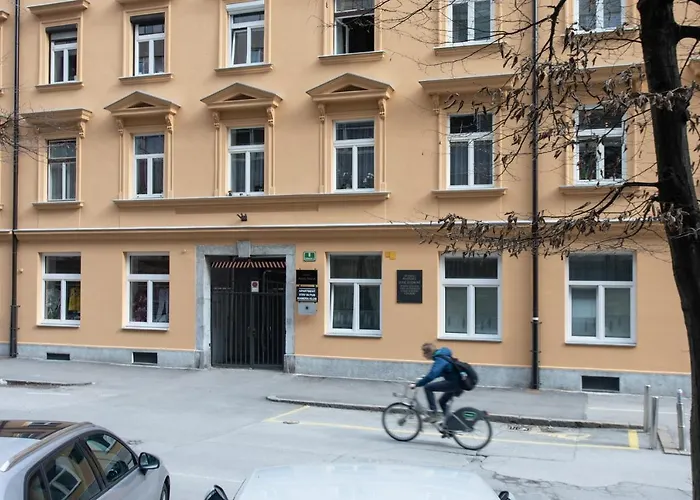 Stay In Pub Kamera Klub Apatment-City Center