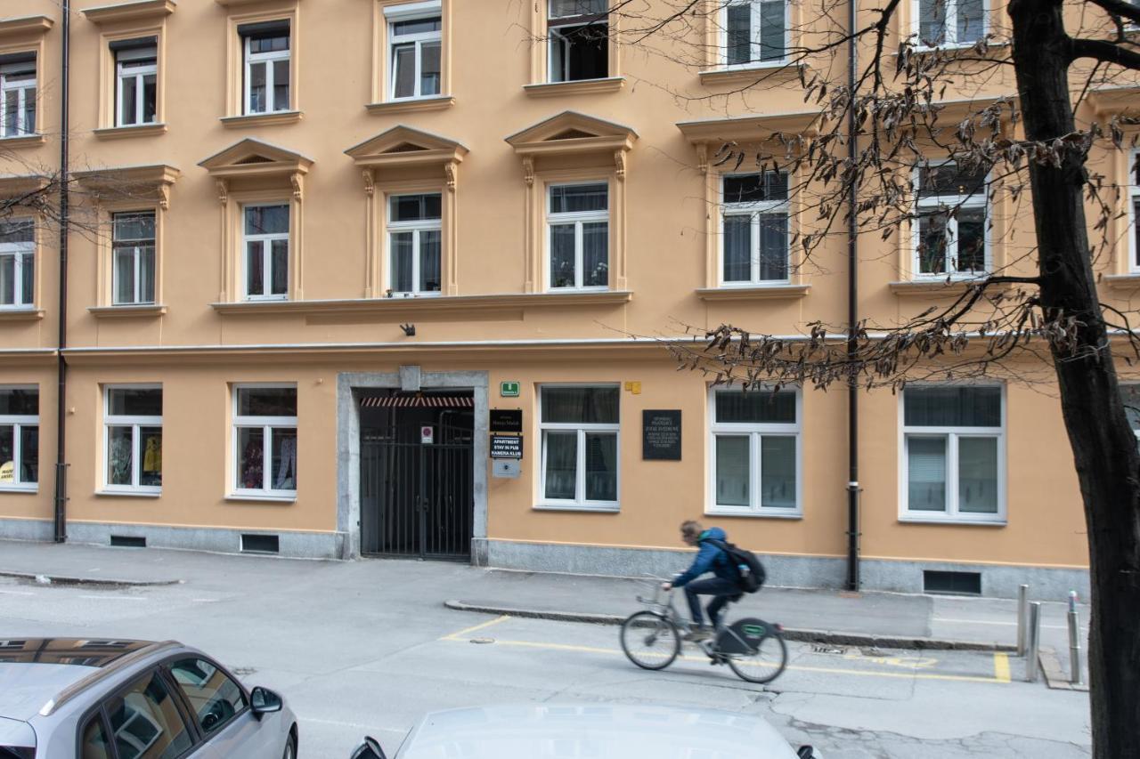 In Pub Kamera Klub Apatment-city Center Apartment