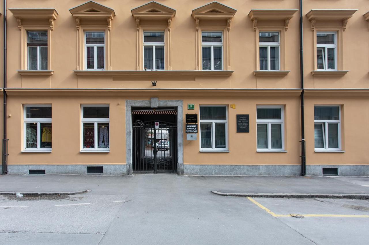 Appartamento In Pub Kamera Klub Apatment-city Center *