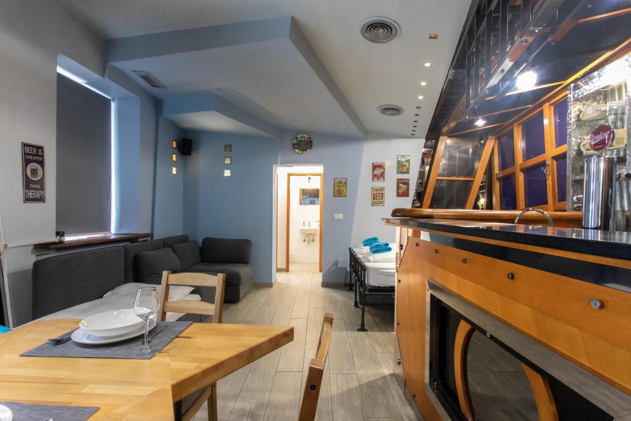 Appartamento In Pub Kamera Klub Apatment-city Center